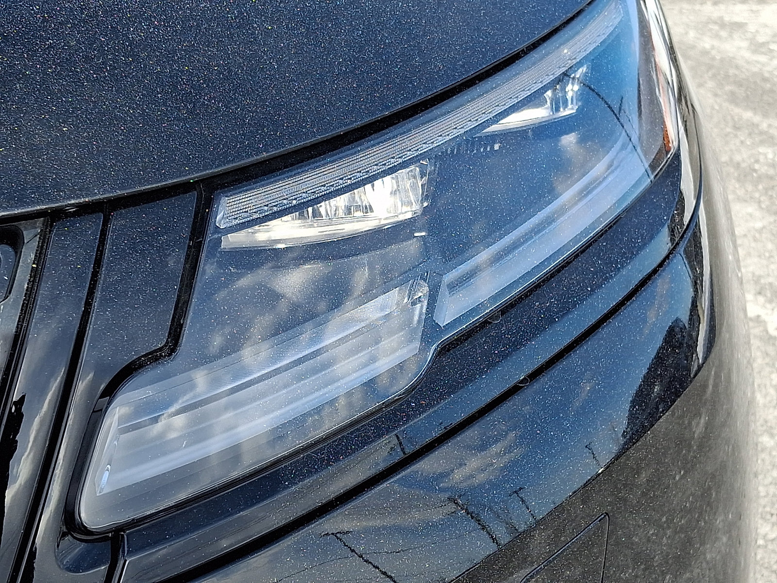 Used 2026 Land Rover Range Rover Velar Dynamic SE image 9