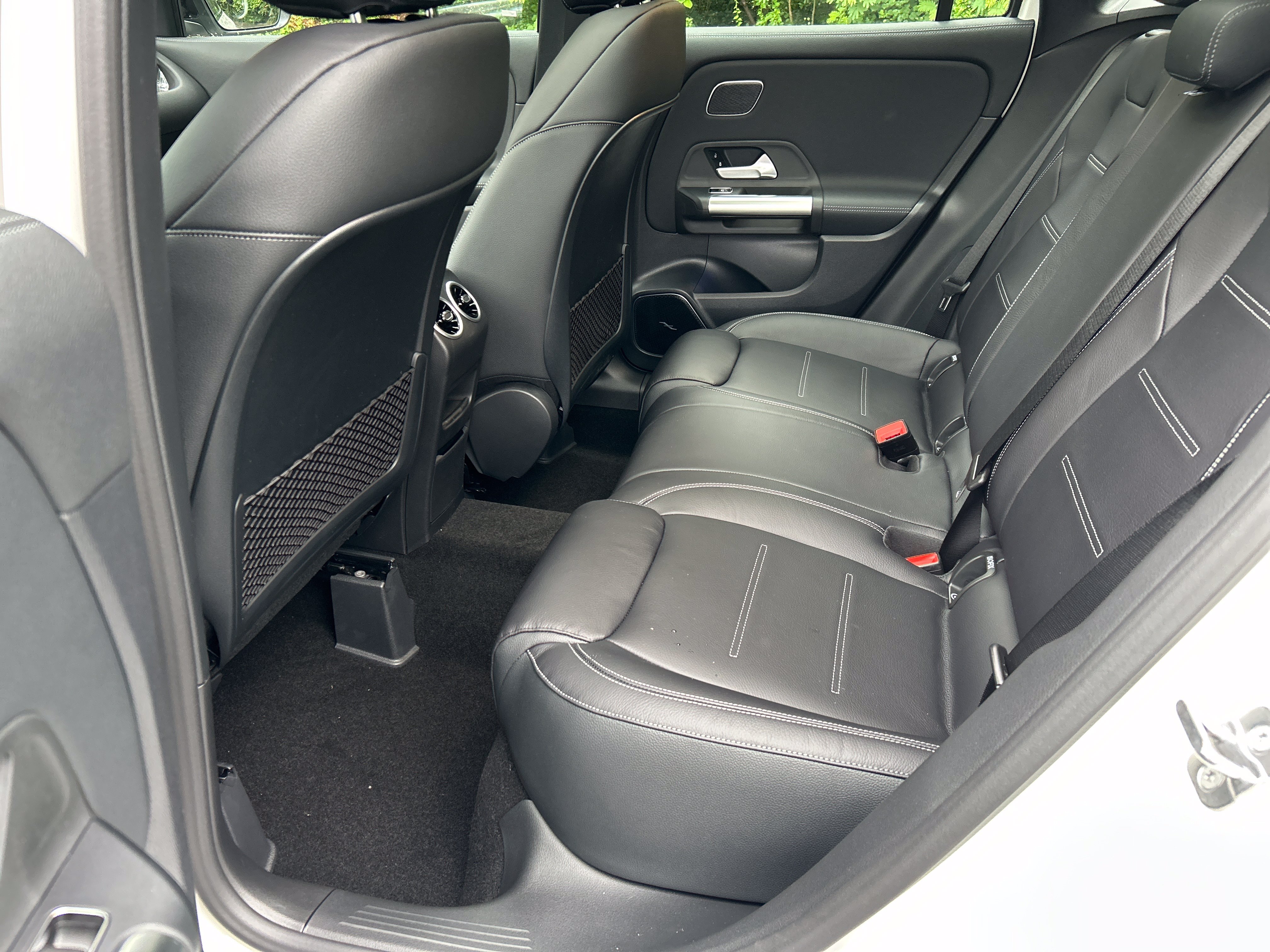 New 2026 Mercedes-Benz GLA 35 AMG 4MATIC image 35