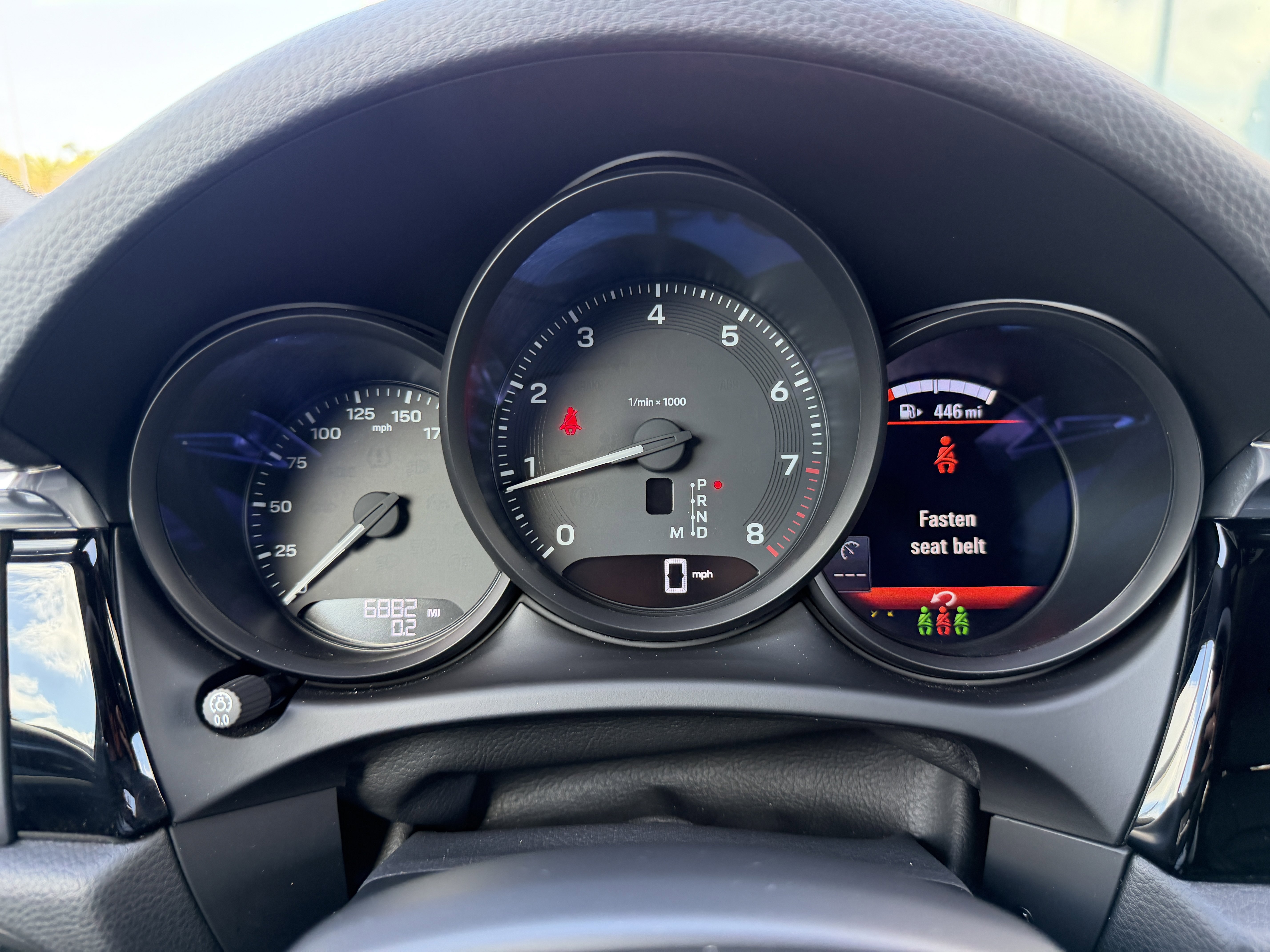 Certified 2025 Porsche Macan image 38