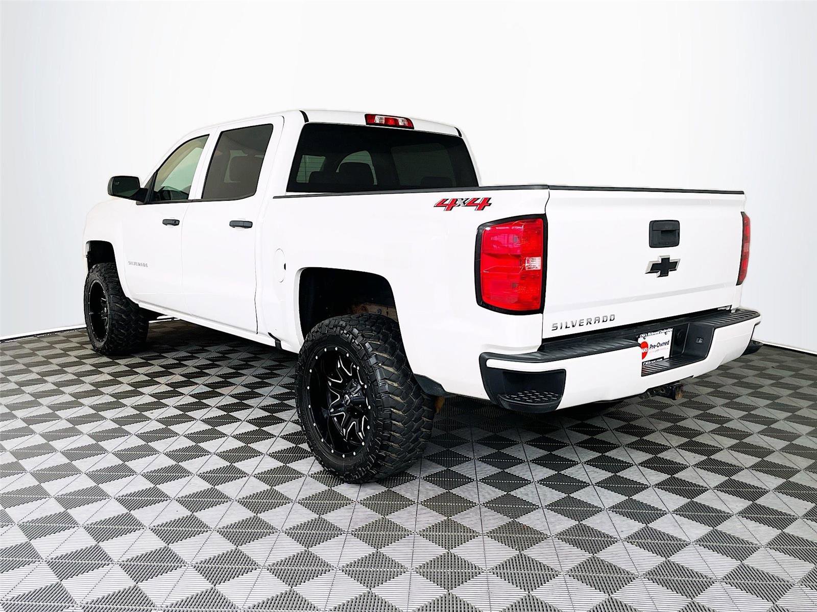 Used 2018 Chevrolet Silverado 1500 Custom w/ Custom Value Package image 6