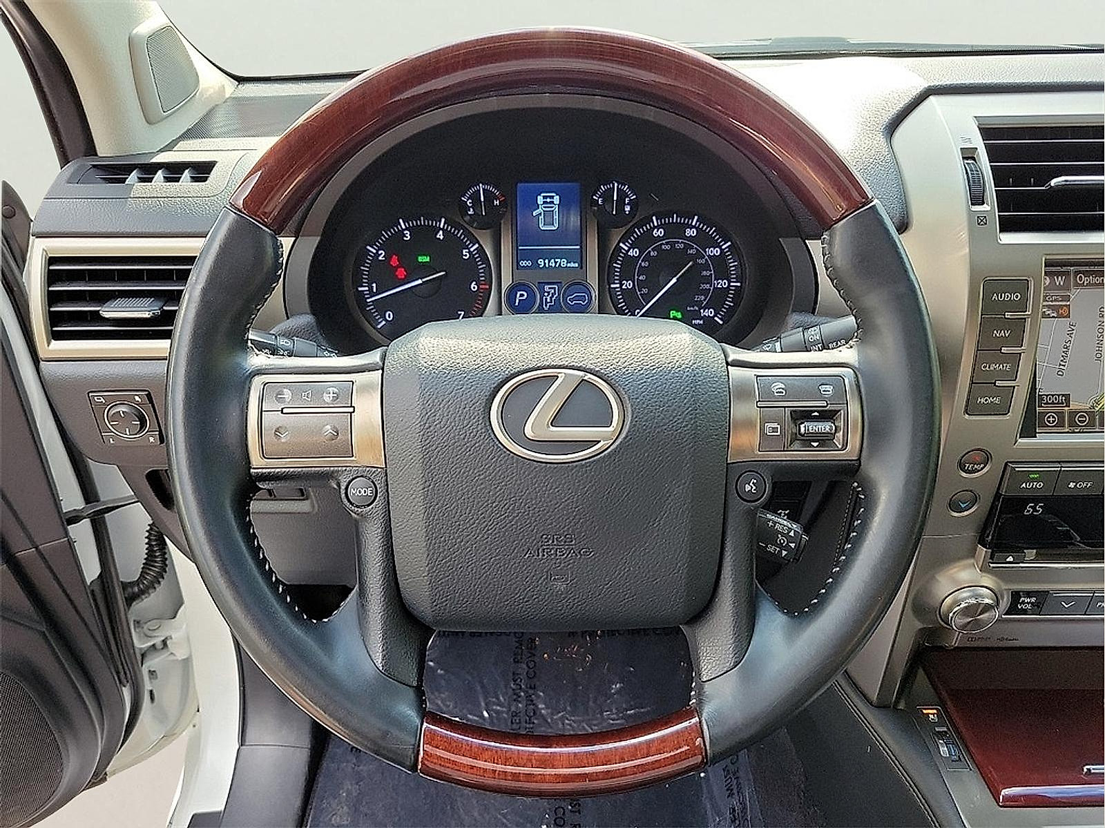 Used 2015 Lexus GX 460 w/ Premium Package AWD/4WD image 18
