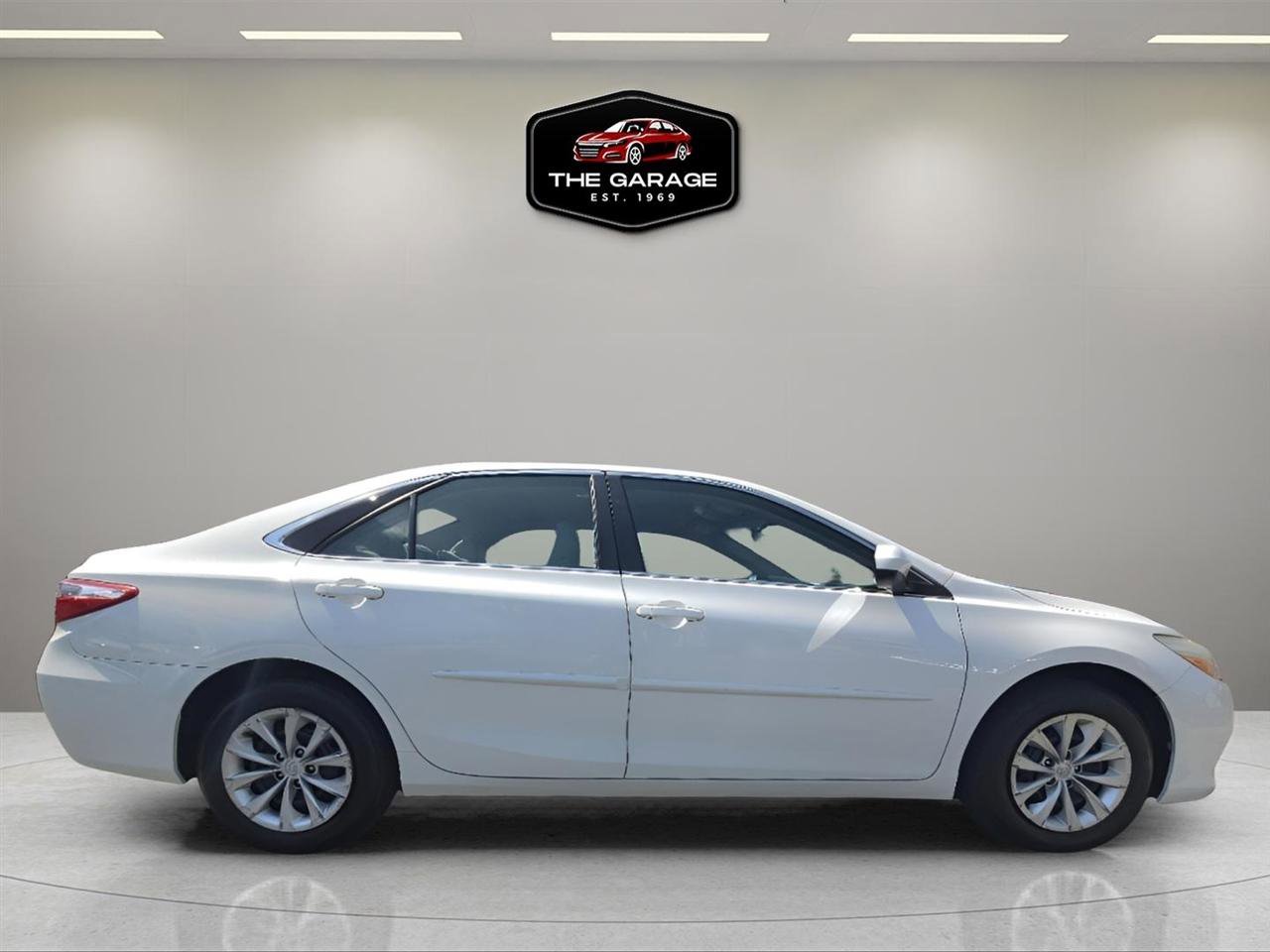 Used 2016 Toyota Camry LE FWD image 7