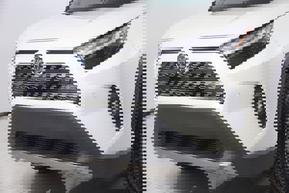 Used 2022 Toyota RAV4 Limited image 47