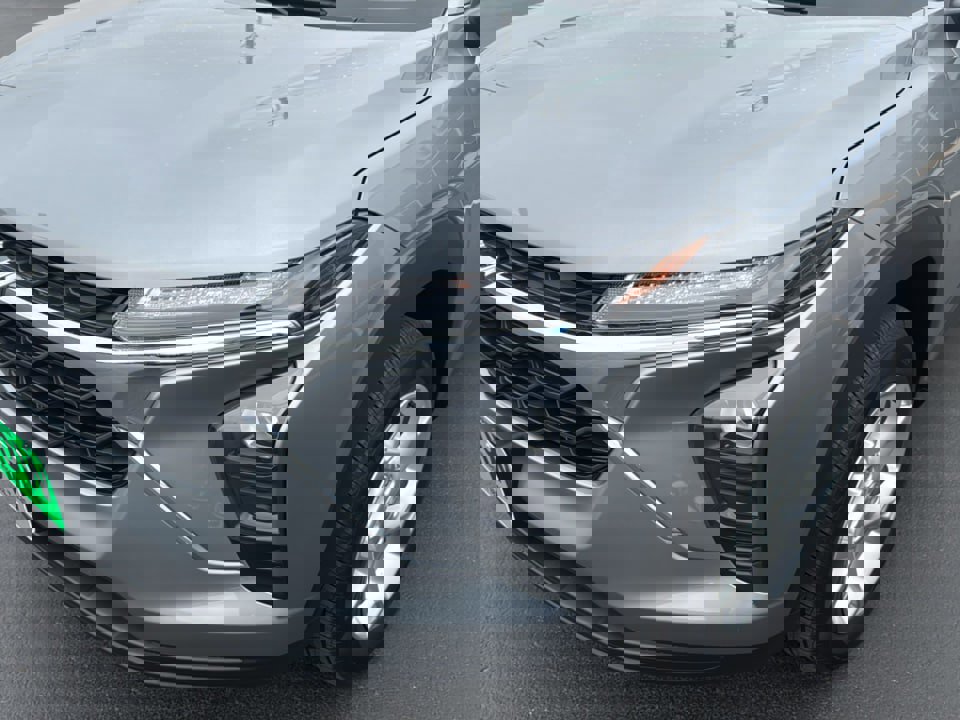 Used 2025 Chevrolet Trax LS w/ LS Convenience Package image 10