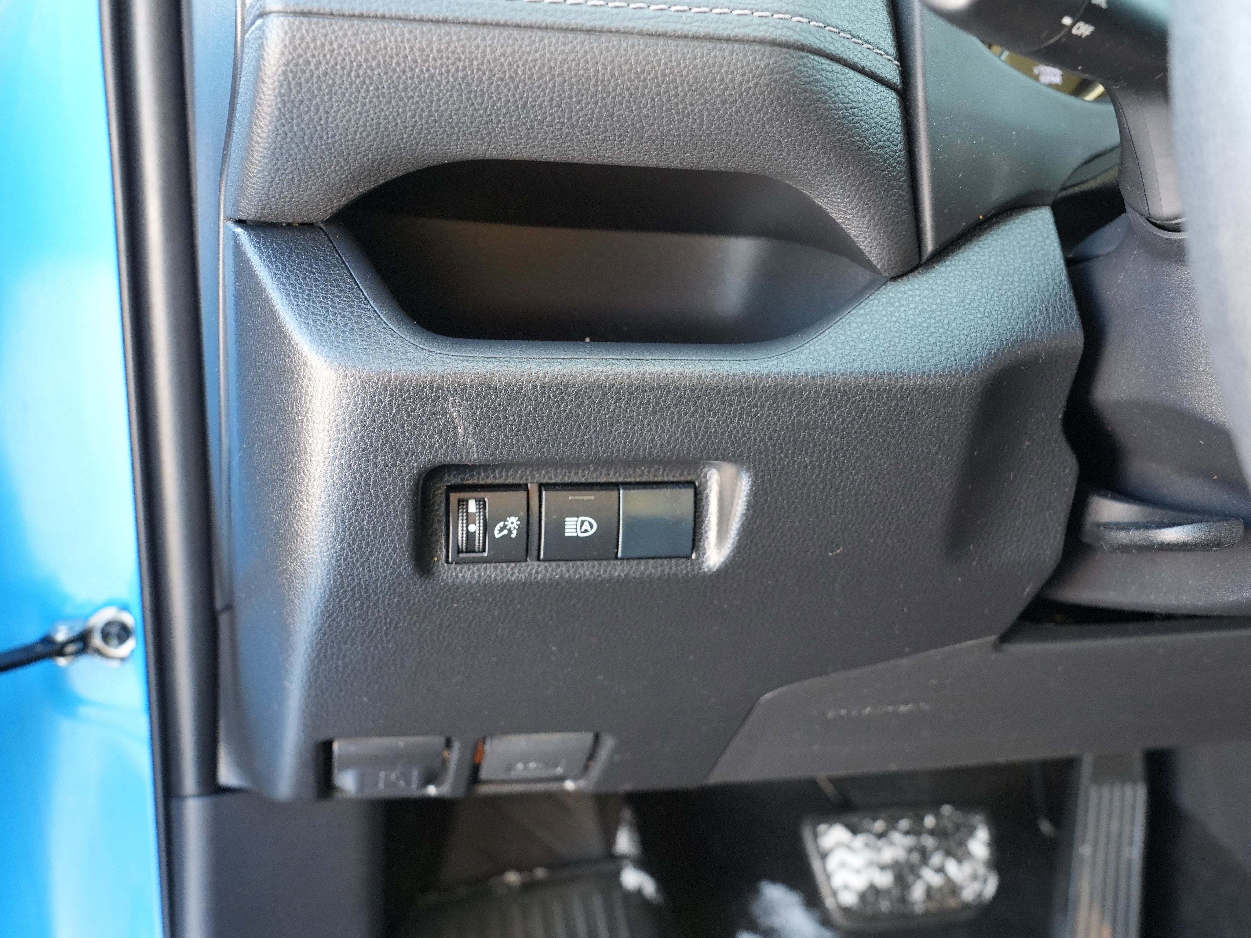 Used 2019 Toyota RAV4 LE w/ All Weather Liner Package image 16