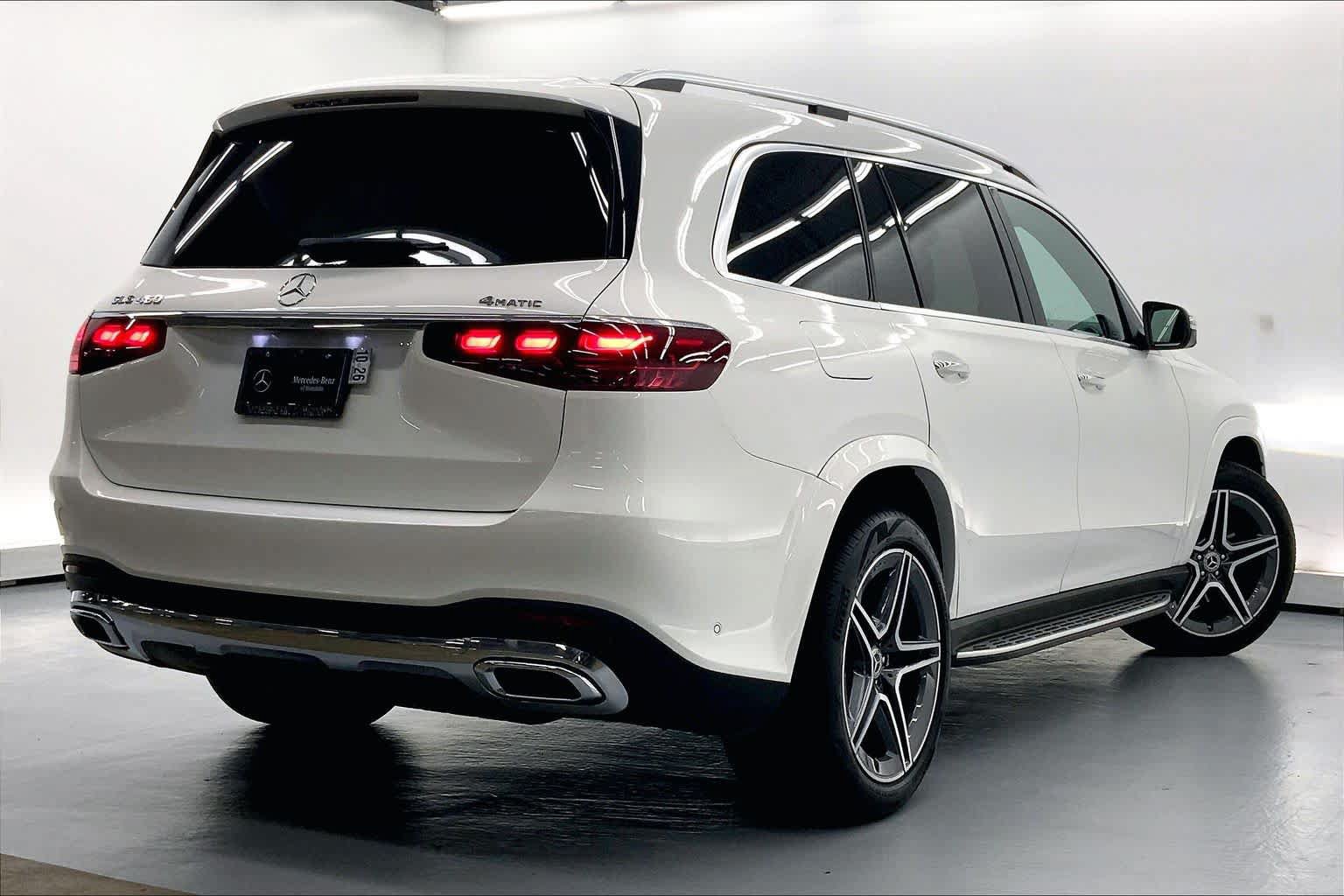 Used 2024 Mercedes-Benz GLS 450 4MATIC image 4