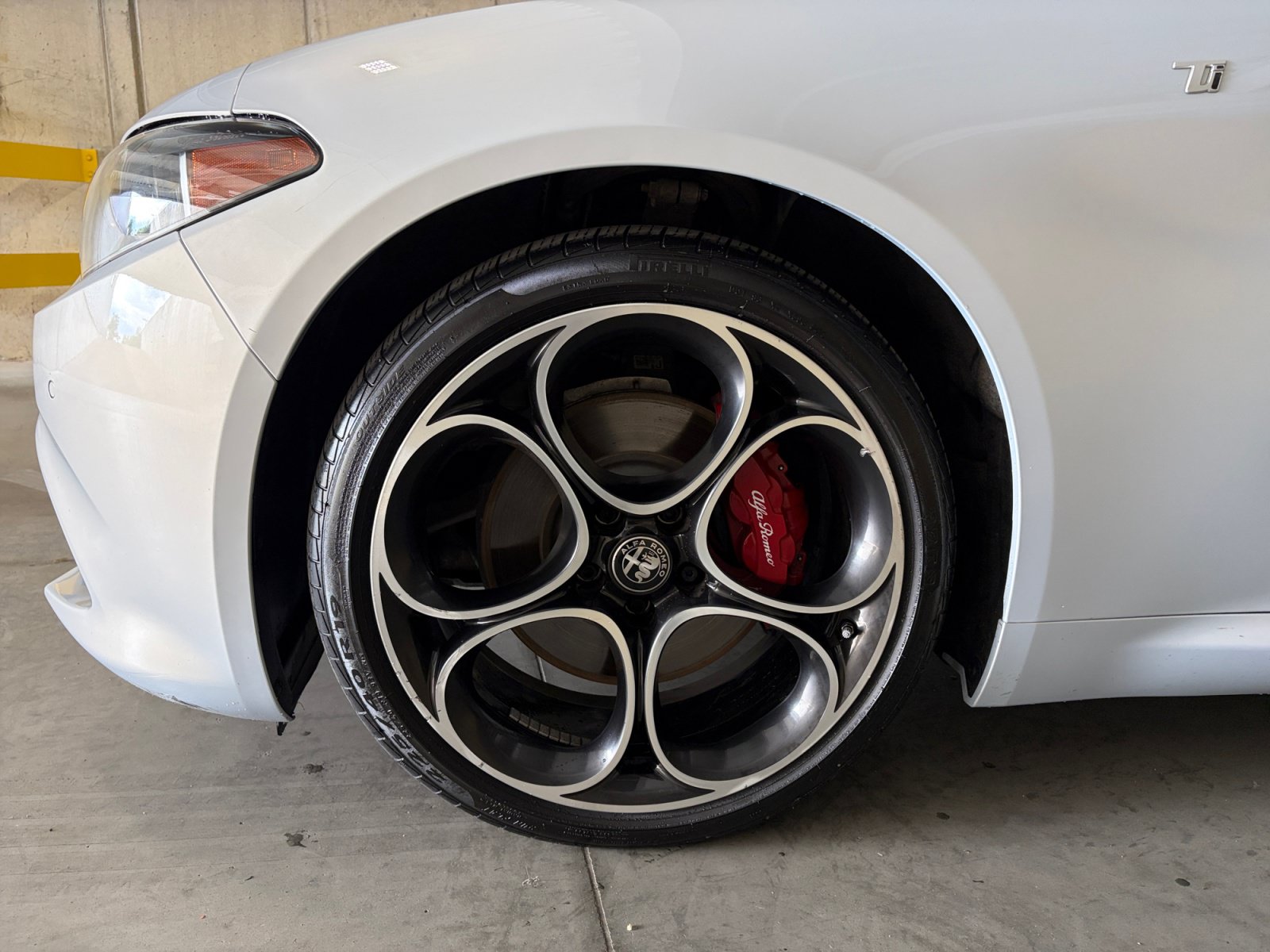 Used 2024 Alfa Romeo Giulia Ti AWD/4WD image 18