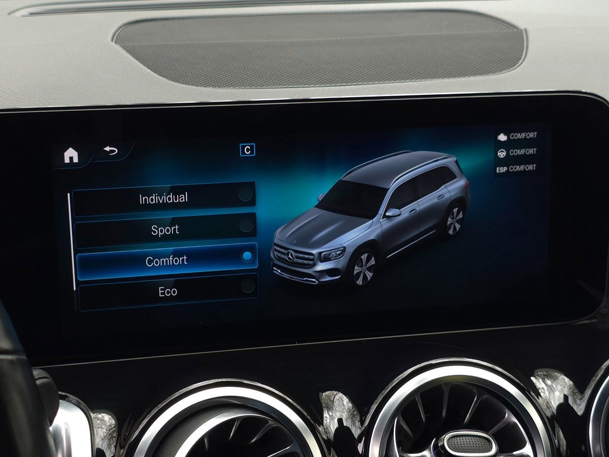 Used 2023 Mercedes-Benz GLB 250 4MATIC w/ Premium Package image 57
