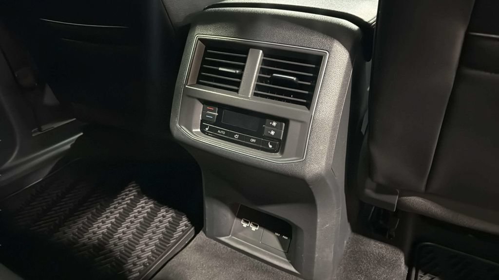 Used 2018 Volkswagen Atlas SEL Premium AWD/4WD image 13