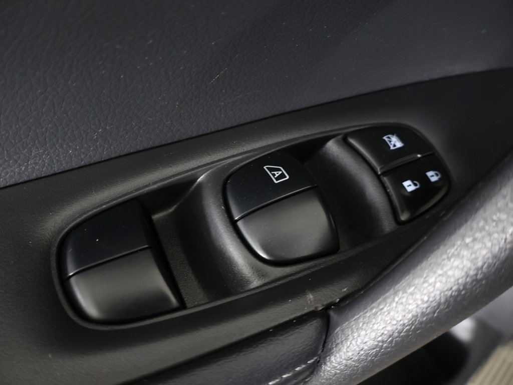 Used 2020 Nissan Rogue SV AWD/4WD image 36
