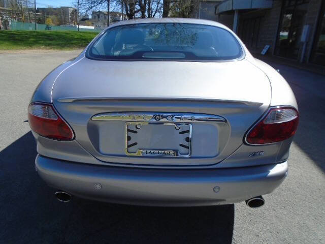 Used 2001 Jaguar XKR Coupe RWD image 5