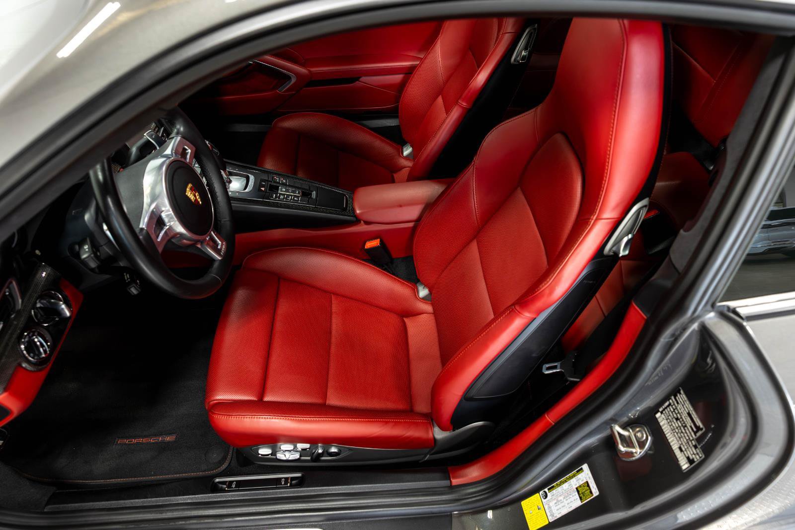 Used 2015 Porsche 911 Turbo S AWD/4WD image 97