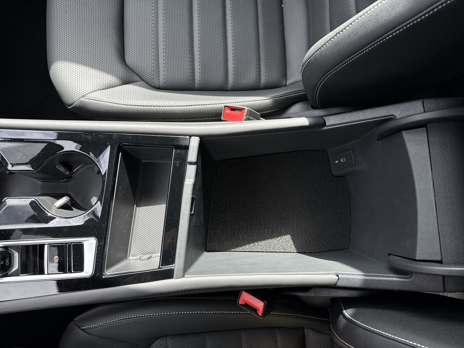 New 2025 Volkswagen Atlas Cross Sport SEL R-Line image 22