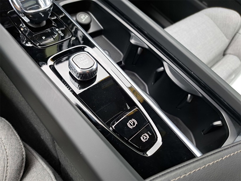 Used 2024 Volvo XC60 T8 Ultimate image 15