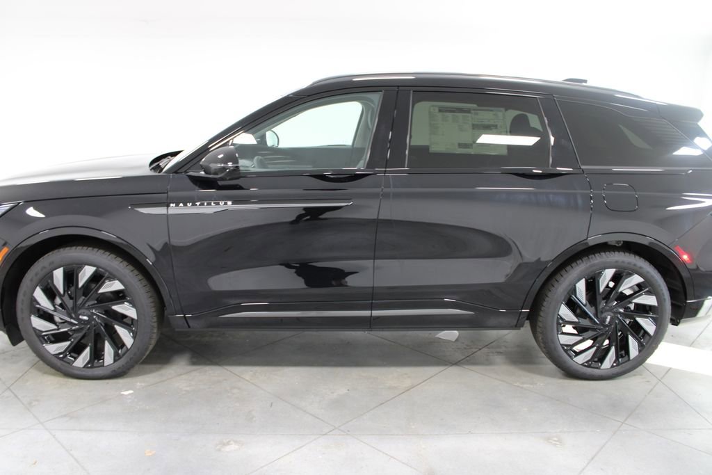 New 2026 Lincoln Nautilus Reserve image 5