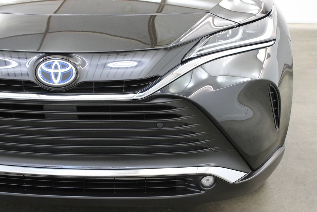 Used 2024 Toyota Venza XLE AWD/4WD image 8