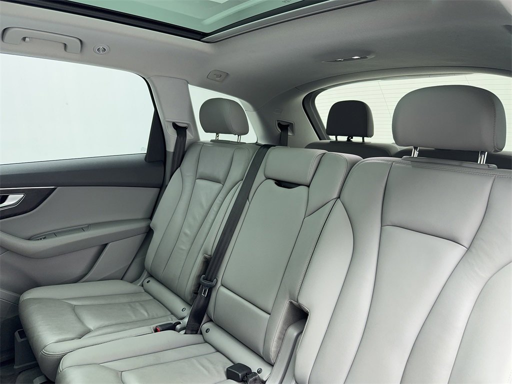Used 2022 Audi Q7 3.0T Premium image 42