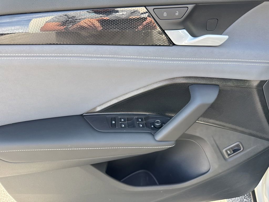 Certified 2026 Volkswagen Tiguan SE R-Line image 17