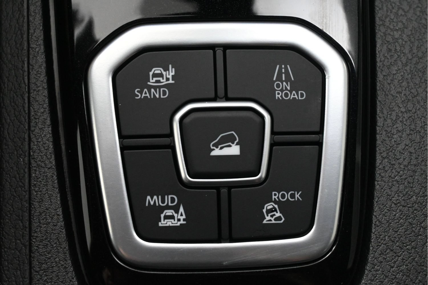 Certified 2026 Nissan Frontier SV w/ Tow Package AWD/4WD image 18