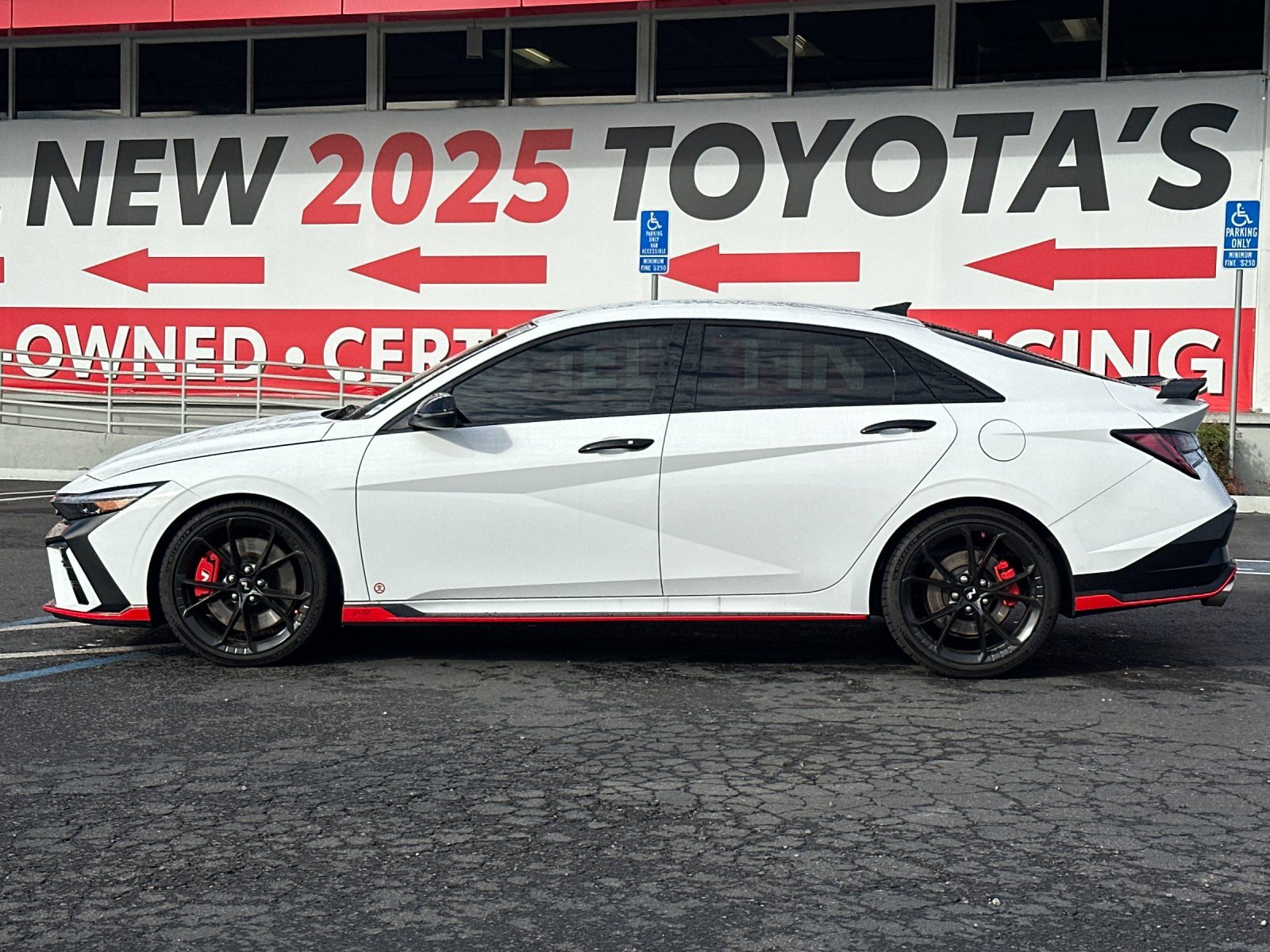 Used 2025 Hyundai Elantra N image 2