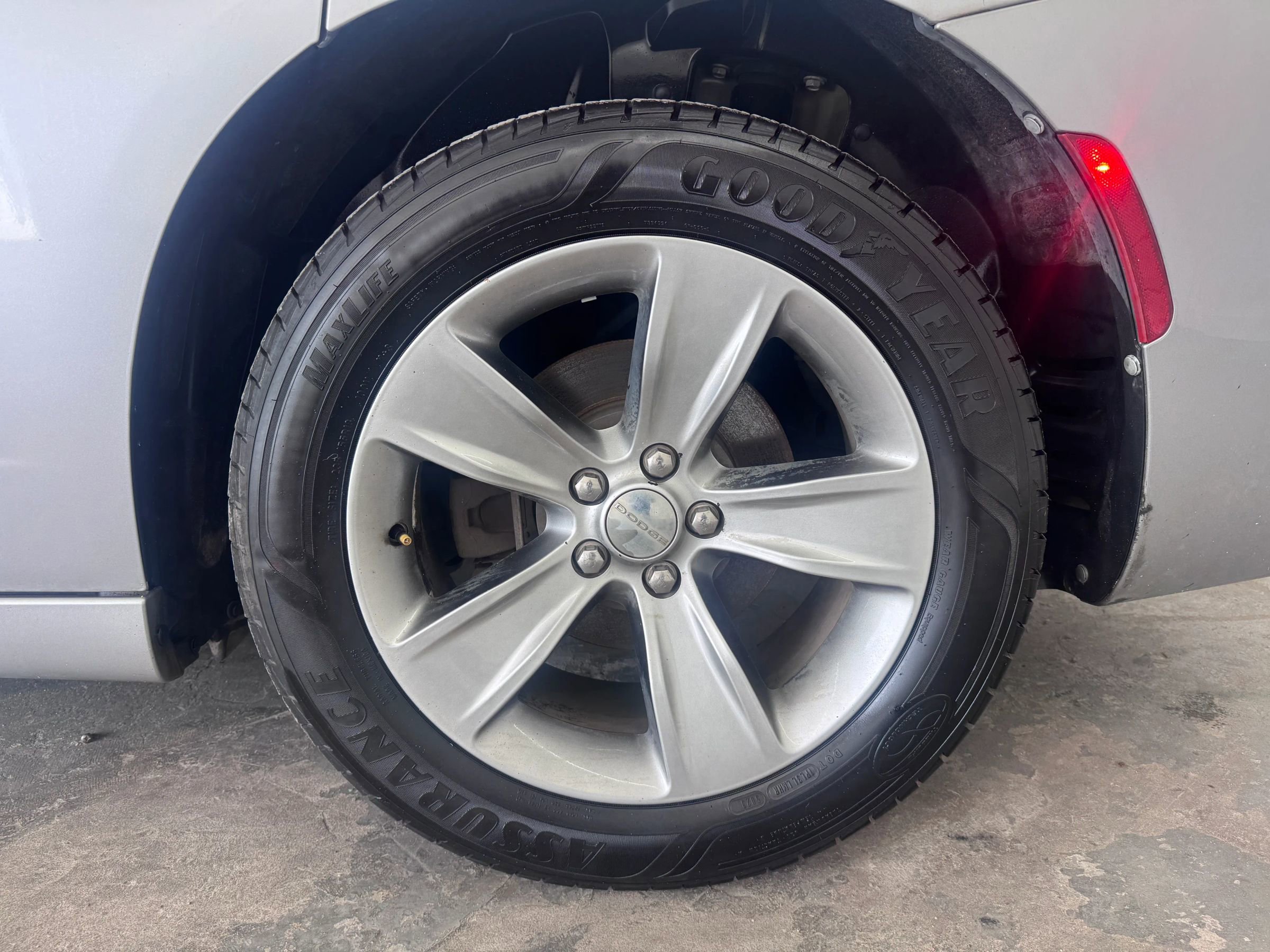 Used 2016 Dodge Charger SXT image 14