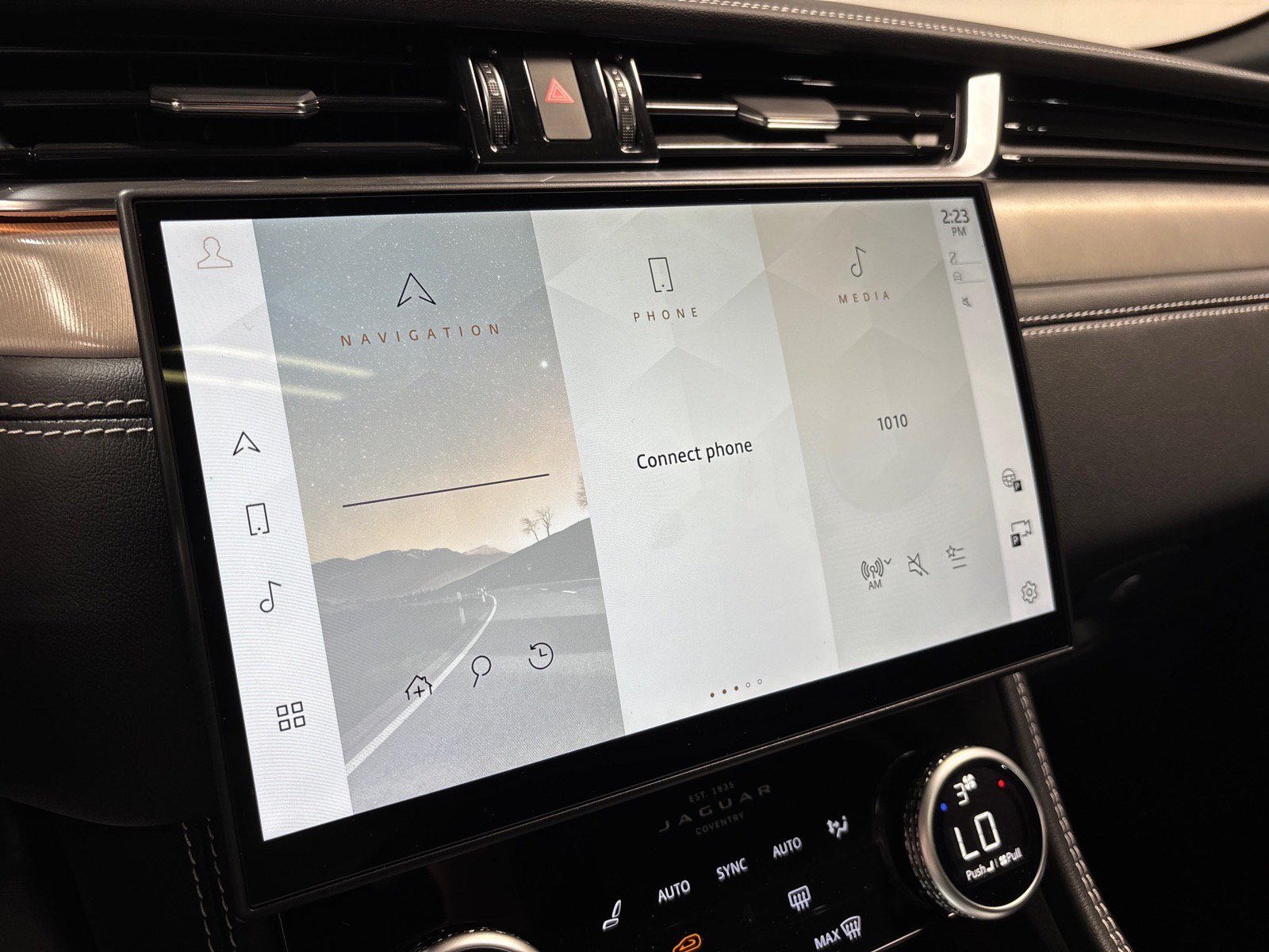New 2026 Jaguar F-PACE R-Dynamic S AWD/4WD image 17