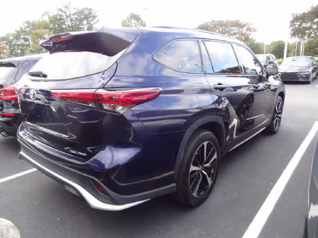 Used 2021 Toyota Highlander XSE AWD/4WD image 4