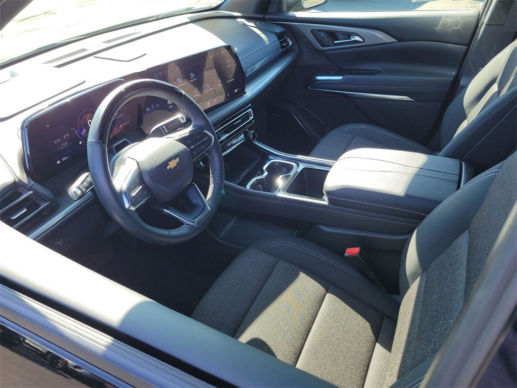 Used 2025 Chevrolet Traverse LT w/ Enhanced Driving Package image 10