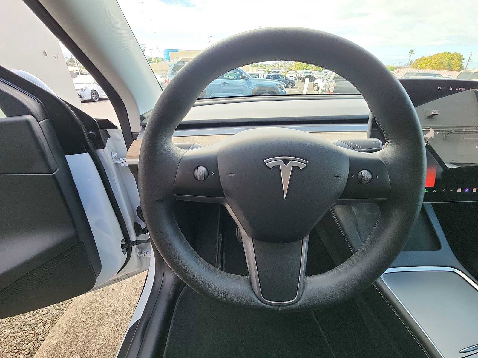 Used 2021 Tesla Model Y Standard Range image 14