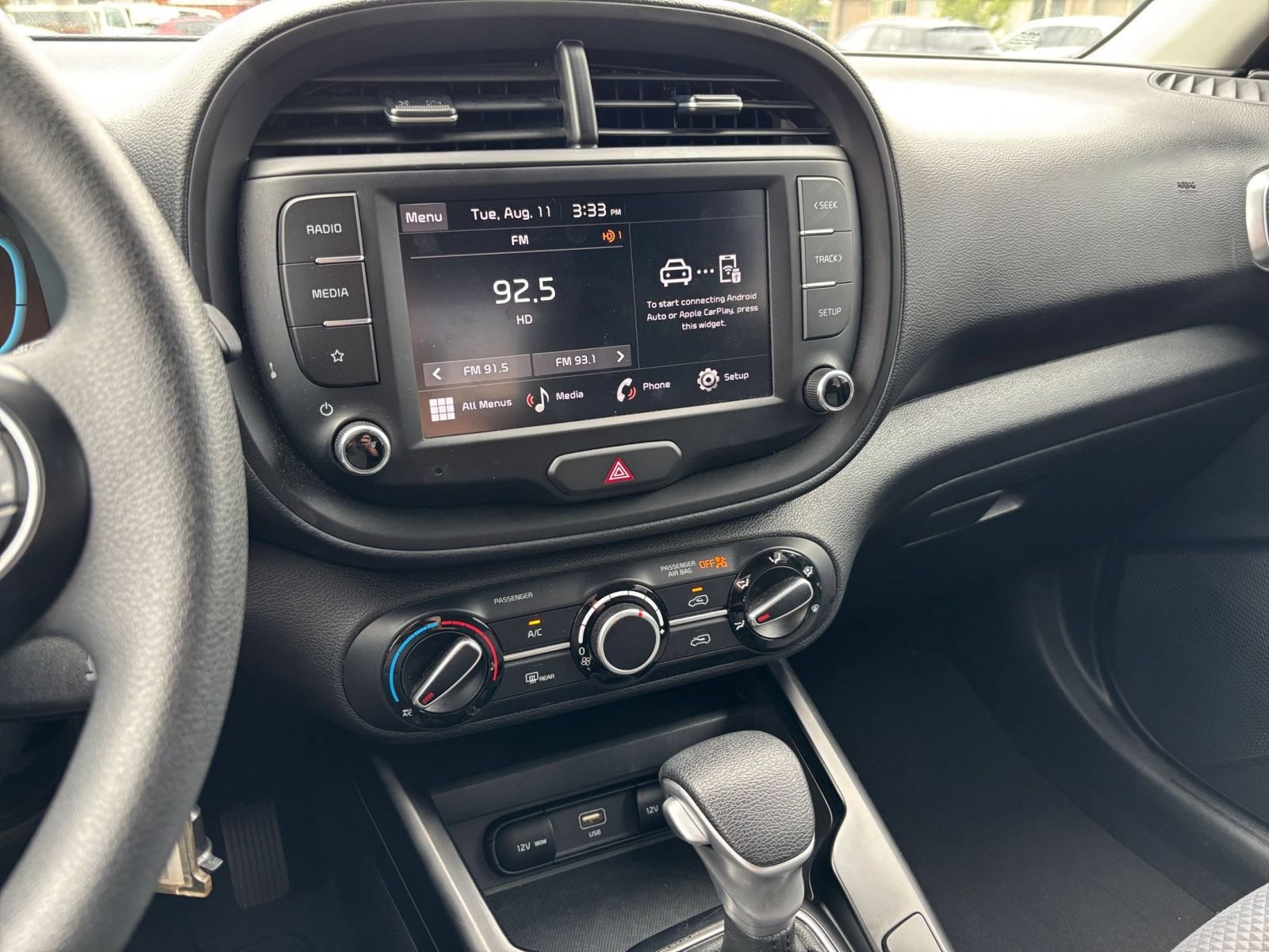 Used 2025 Kia Soul LX w/ LX Technology Package FWD image 16