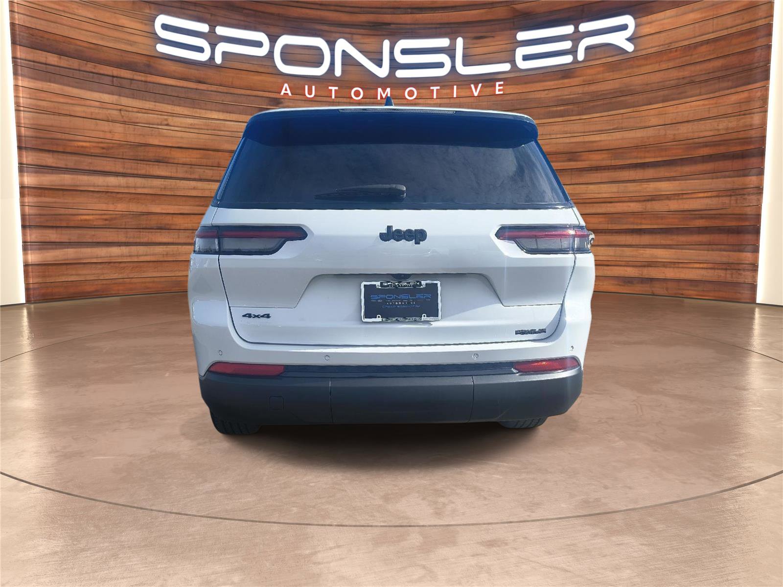 Used 2024 Jeep Grand Cherokee L Altitude AWD/4WD image 6