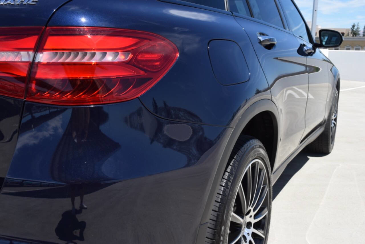 Used 2017 Mercedes-Benz GLC 300 4MATIC image 19