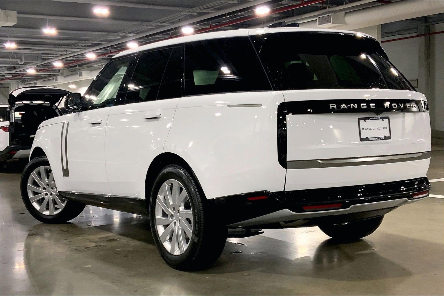 New 2025 Land Rover Range Rover SE image 12
