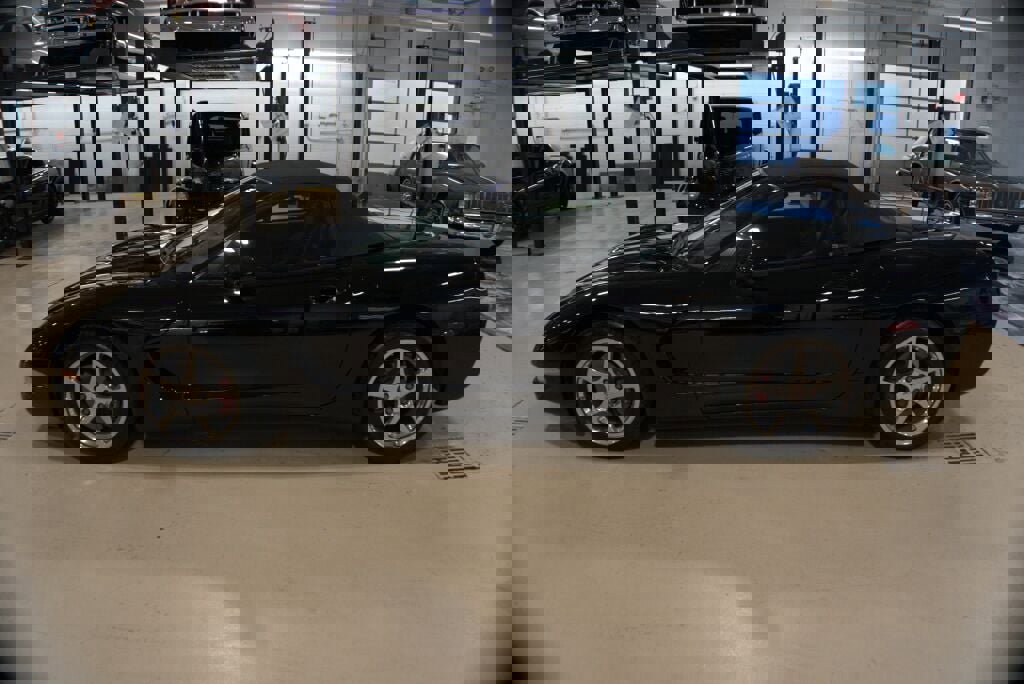 Used 2002 Chevrolet Corvette Convertible w/ Preferred Equipment Group2 video 2