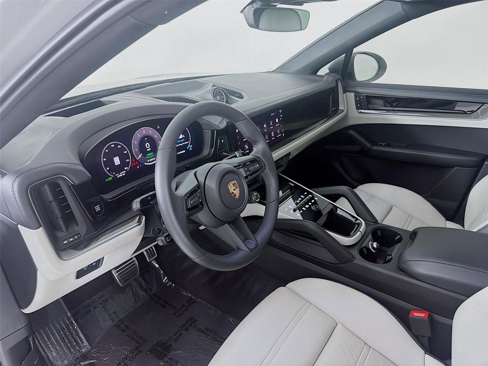 Used 2025 Porsche Cayenne S AWD/4WD image 4