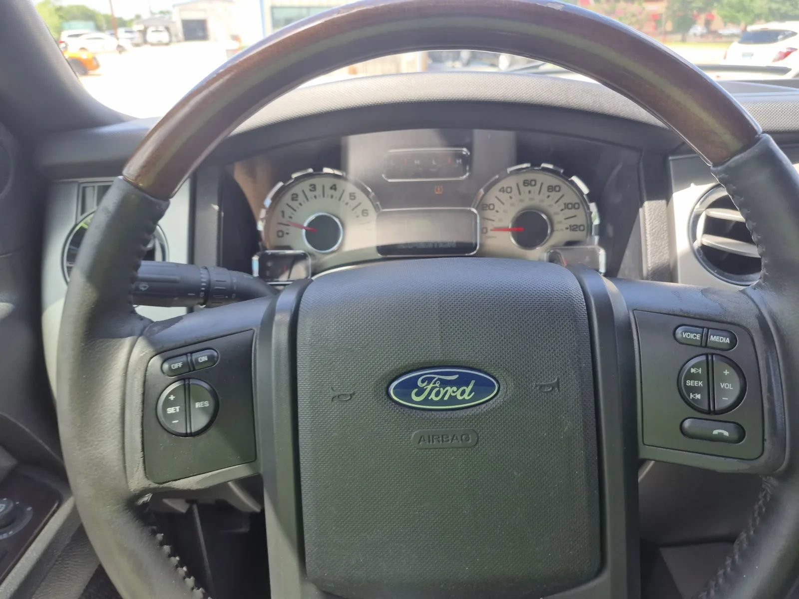Used 2010 Ford Expedition Limited RWD image 36