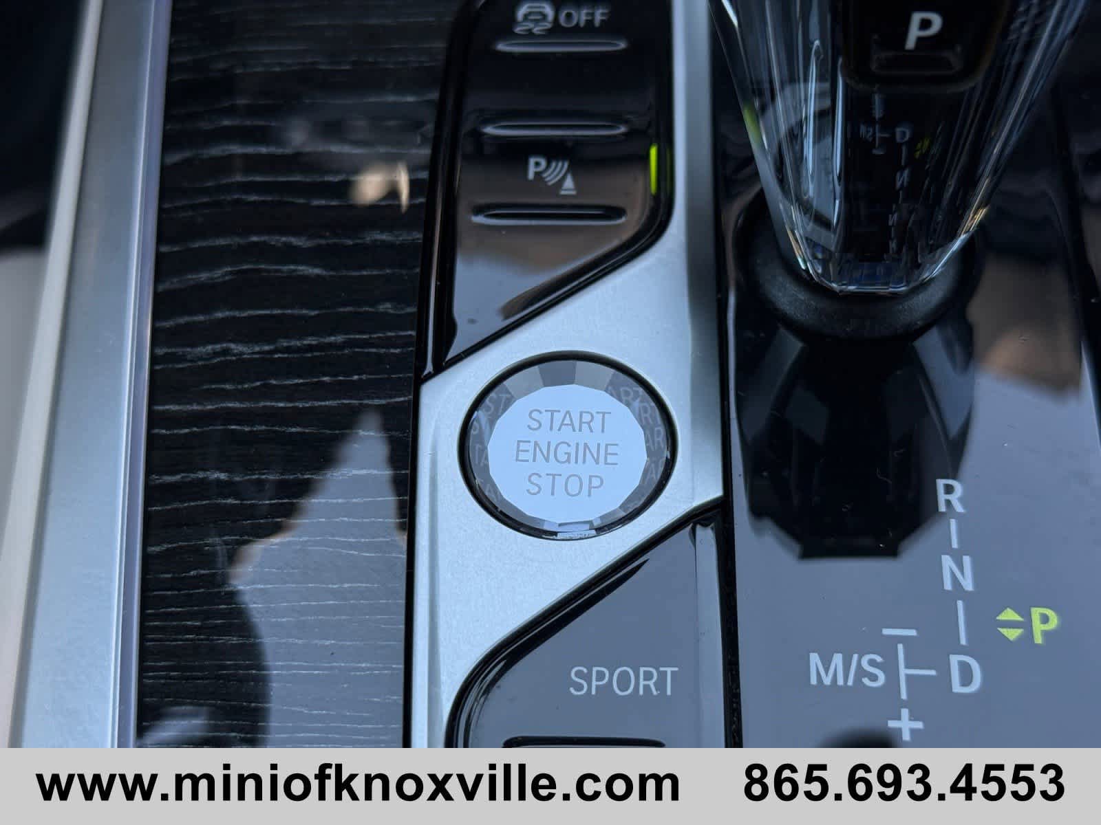 Used 2022 BMW X7 xDrive40i w/ M Sport Package AWD/4WD image 31
