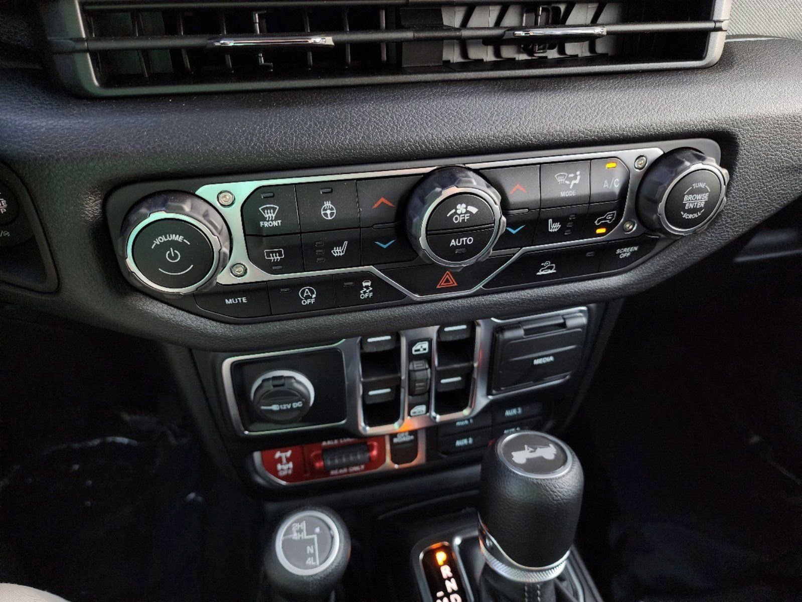 Used 2024 Jeep Wrangler Unlimited Sport image 11