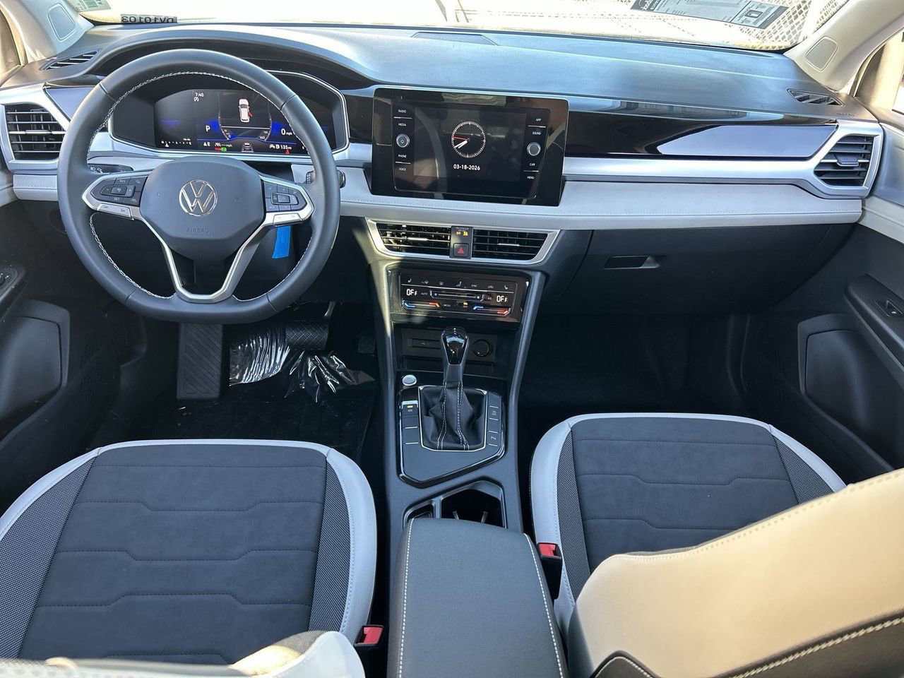 New 2026 Volkswagen Taos SE image 11