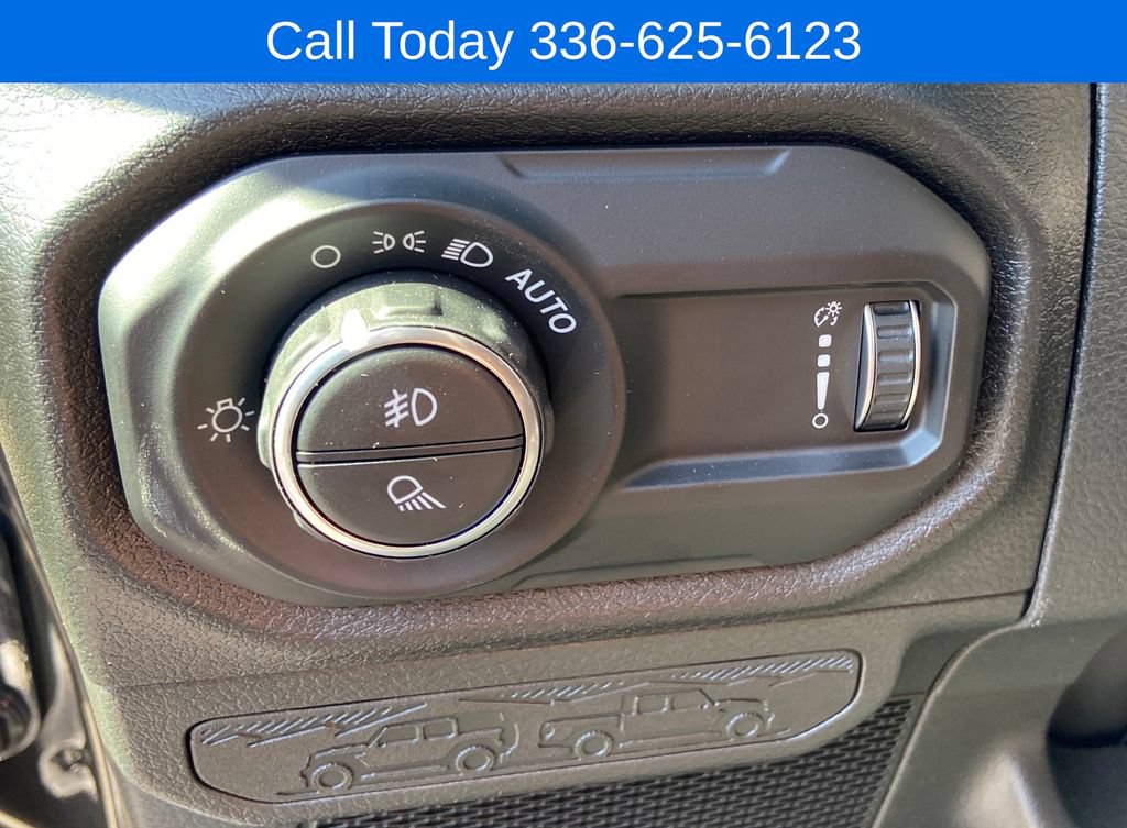New 2025 Jeep Gladiator Sport AWD/4WD image 16