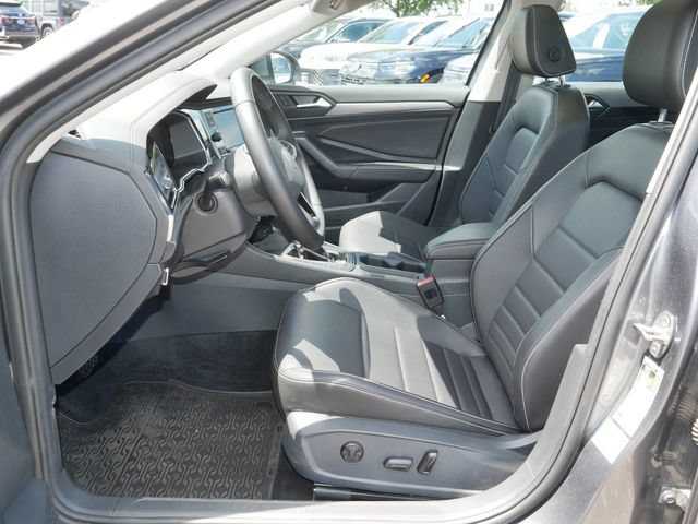 Certified 2022 Volkswagen Jetta SE FWD image 13