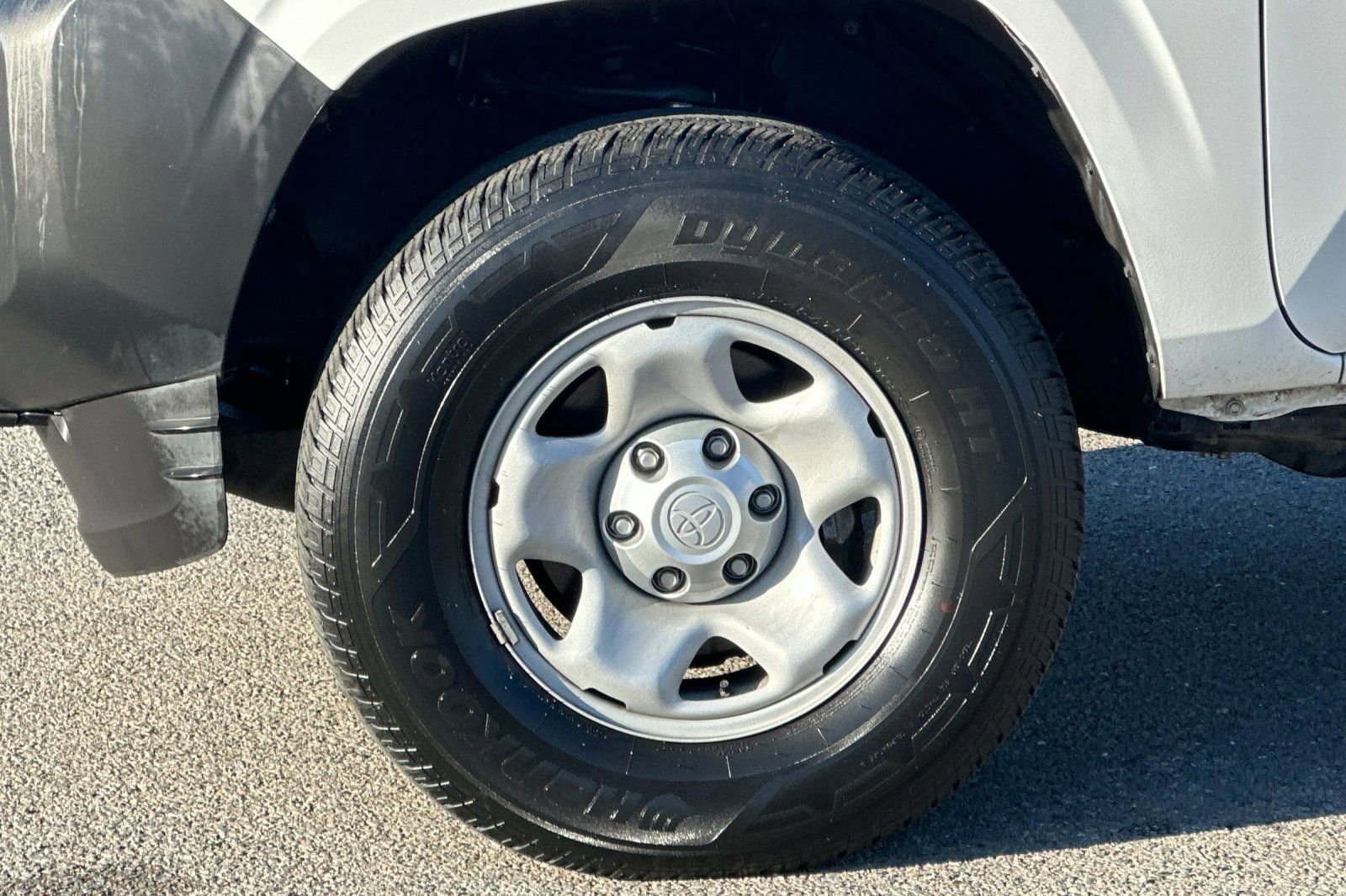 Used 2018 Toyota Tacoma SR image 28