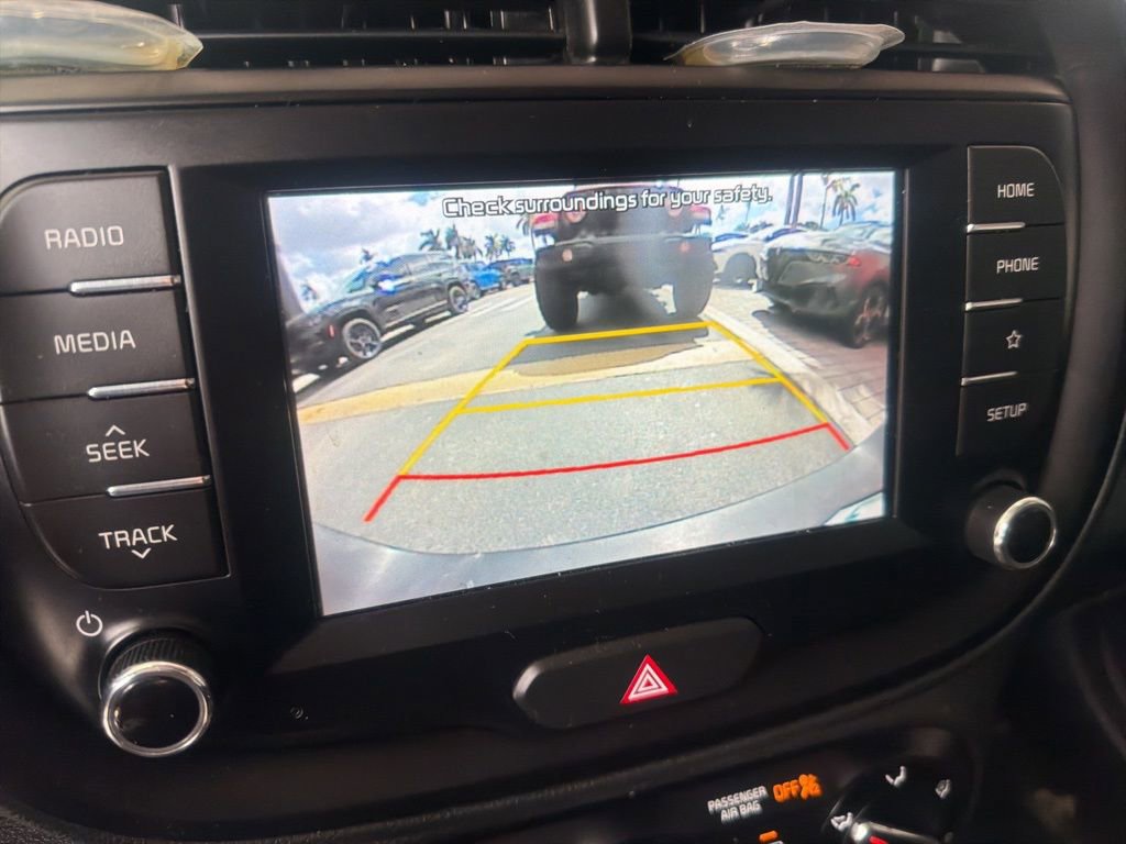 Used 2021 Kia Soul LX image 3