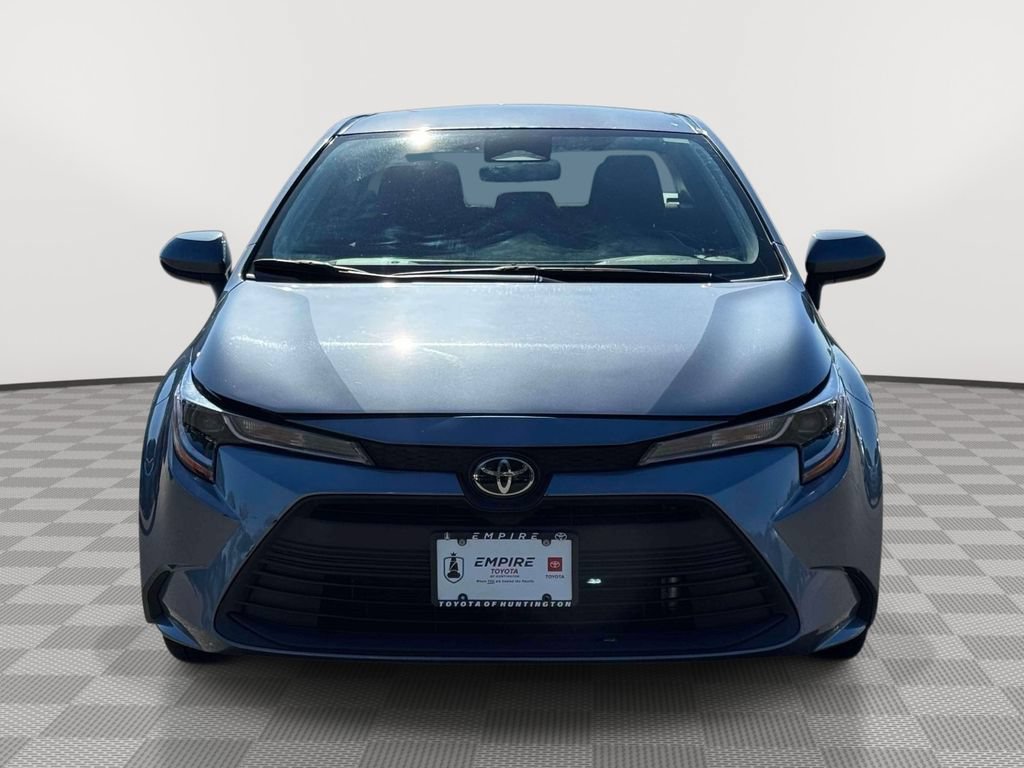Used 2025 Toyota Corolla LE FWD image 2