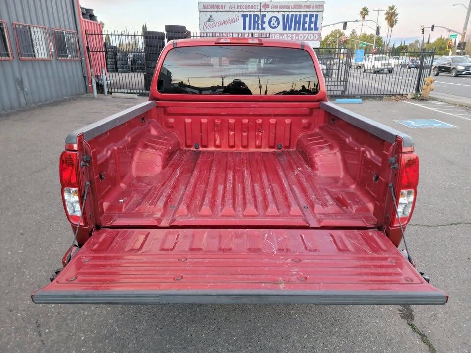 Used 2012 Nissan Frontier SV w/ Sport Appearance Pkg image 19