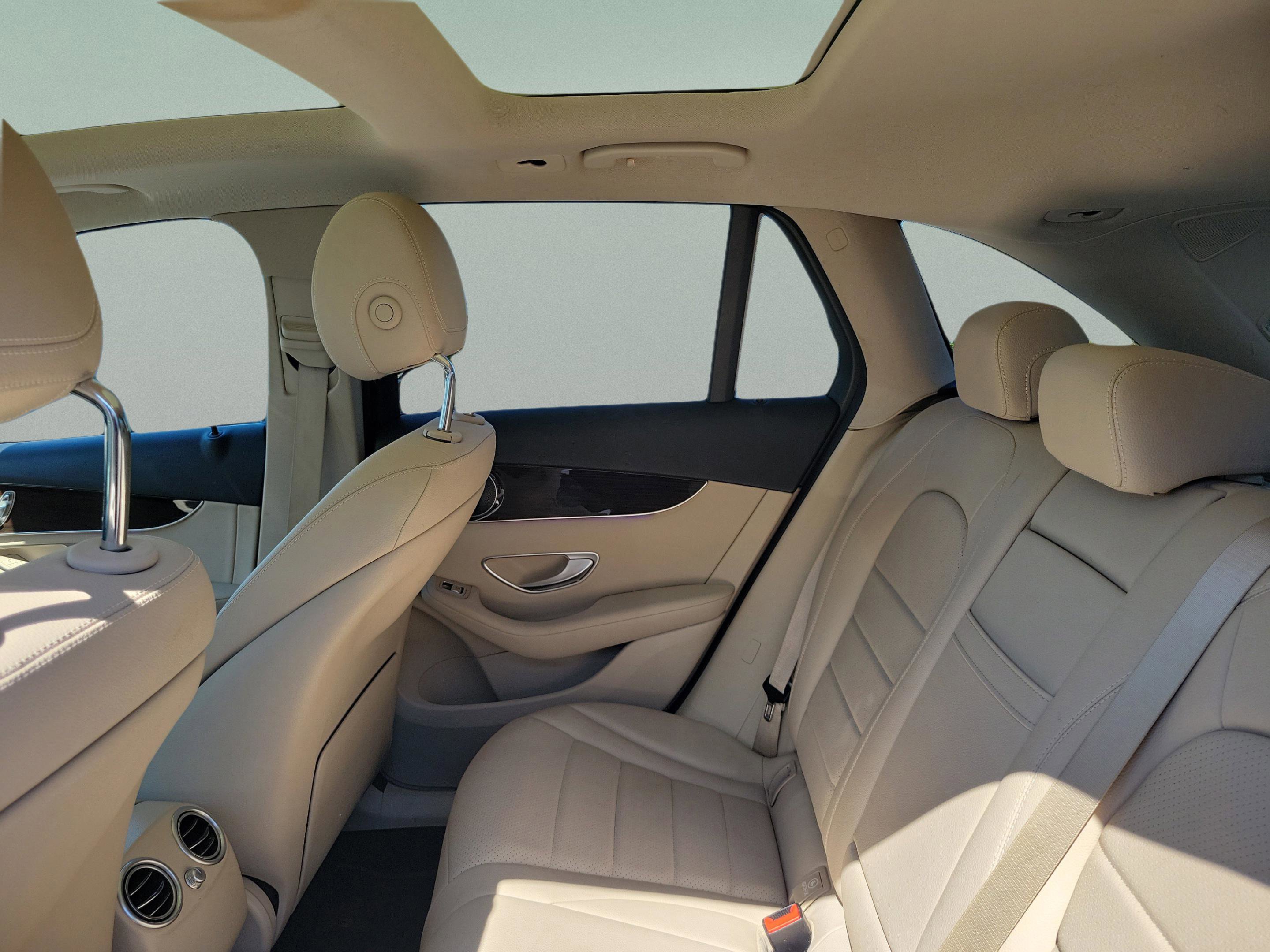 Used 2022 Mercedes-Benz GLC 300 image 13