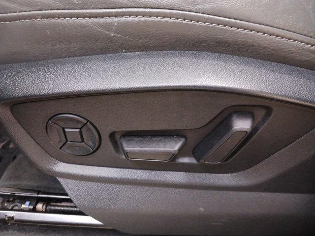 Used 2019 Audi Q8 Premium image 27