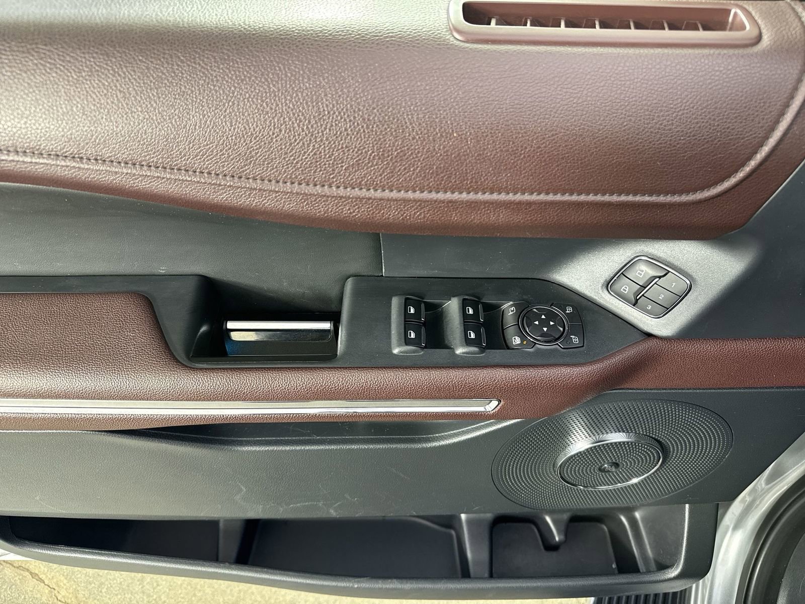 Used 2022 Ford Expedition Max Limited image 19