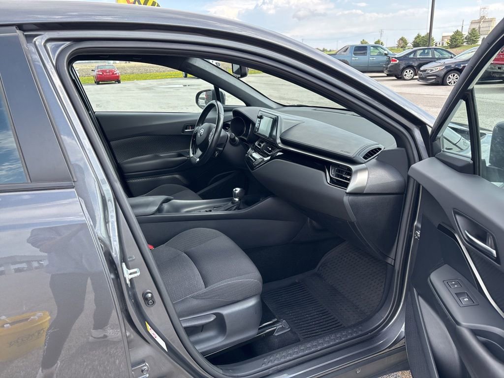 Used 2018 Toyota C-HR XLE image 18