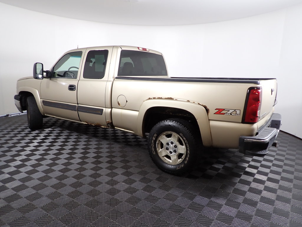 Used 2004 Chevrolet Silverado 1500 4x4 Extended Cab w/ Light Duty Power Package image 11